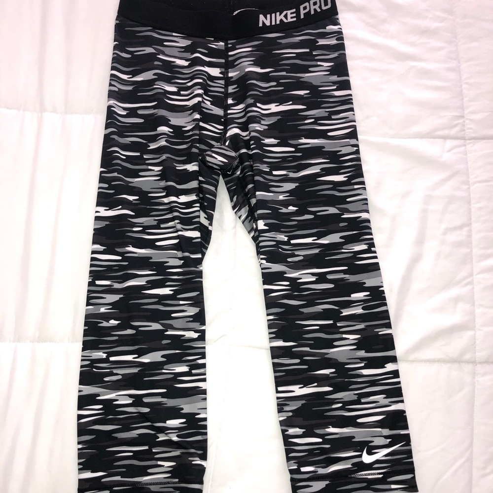Cropped Nike leggings